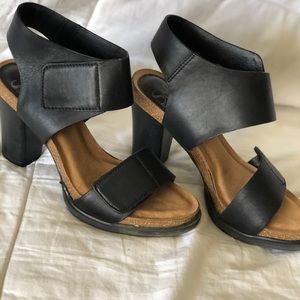 Sofft brand  super cute black chunky heel
